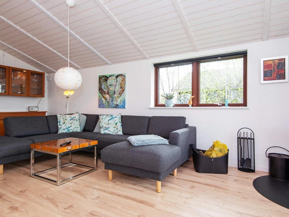 6 Person Holiday Home In R M Lakolk ภายนอก รูปภาพ