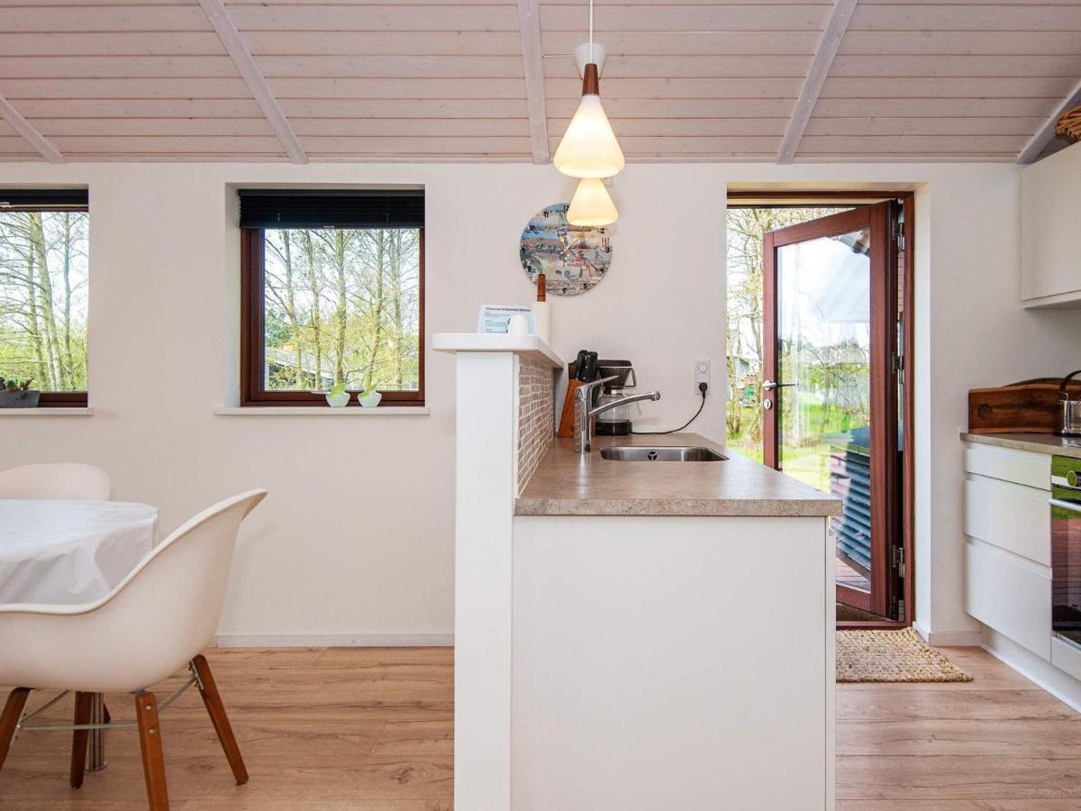 6 Person Holiday Home In R M Lakolk ภายนอก รูปภาพ